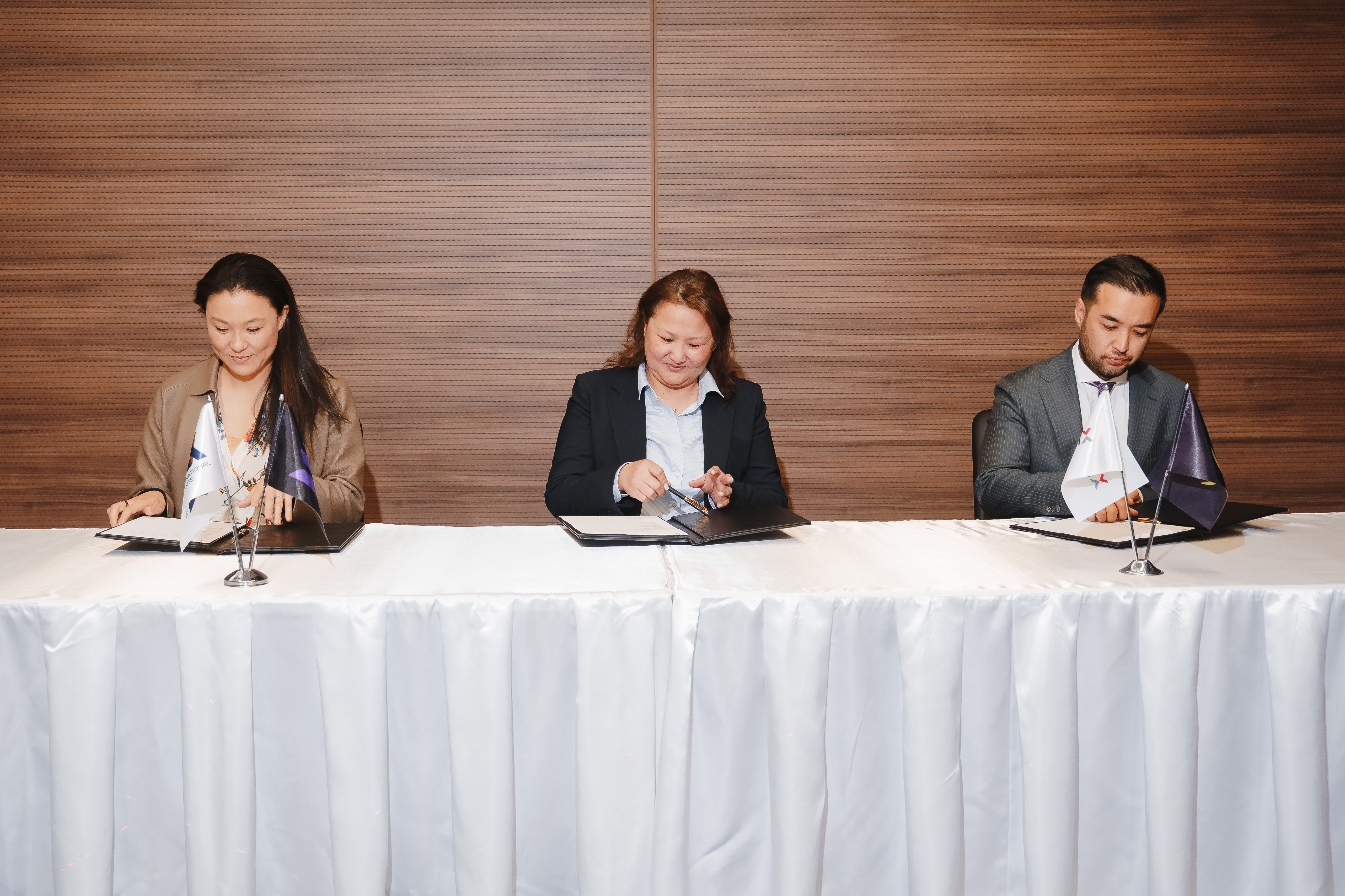 AIX, Intebix, Solana Foundation и Jupiter подписали исторический Меморандум о взаимопонимании для изучения механизмов двойного листинга и интеграции блокчейна